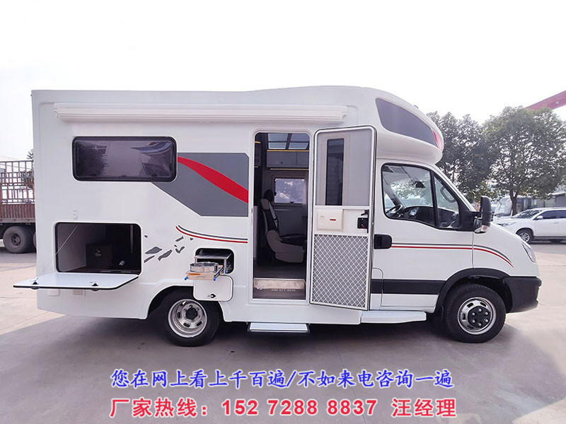 依維柯歐勝小額頭C型房車/旅居車