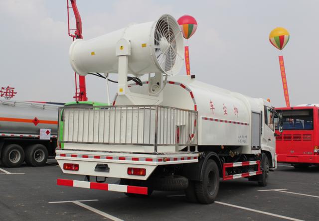 噴霧抑塵車右后側(cè)圖.jpg