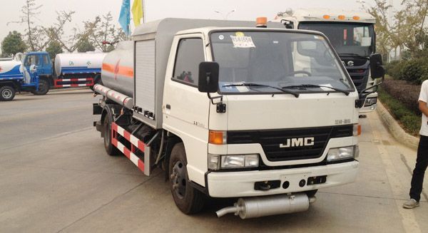 江鈴加油車