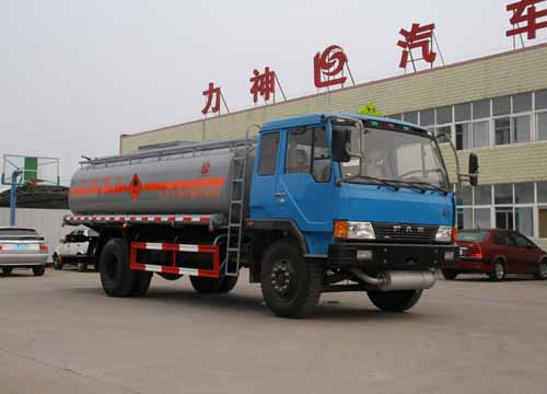 SLS5161GHYC型化工液體運輸車 