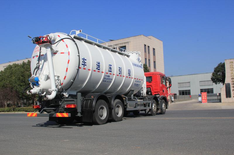 豪沃8×4吸引压送车