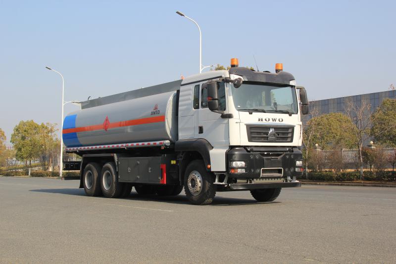 豪沃6X4油车