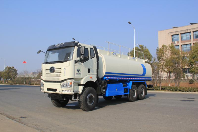 解放6X6油车