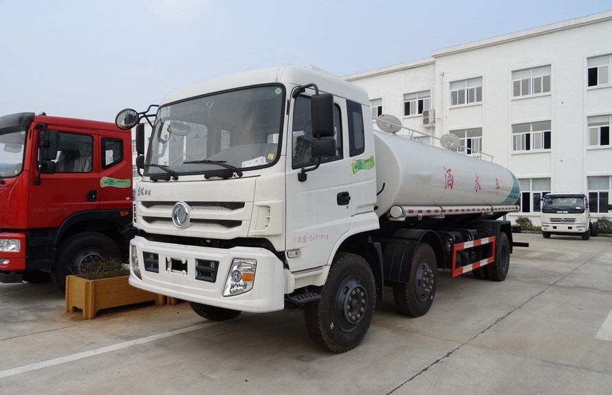 怎样检查东风洒水车主轴承油层间隙？