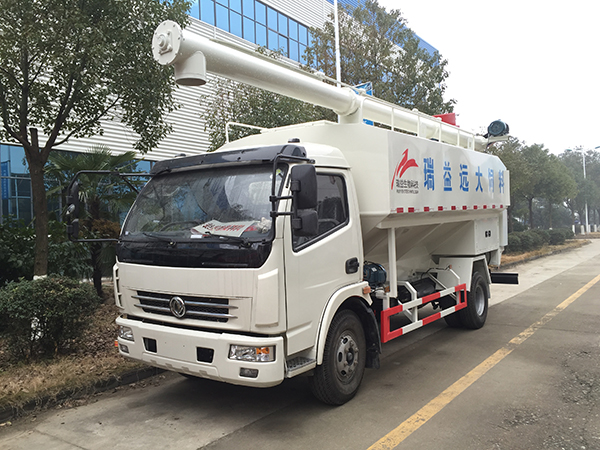 （国五）东风多利卡14方散装饲料车