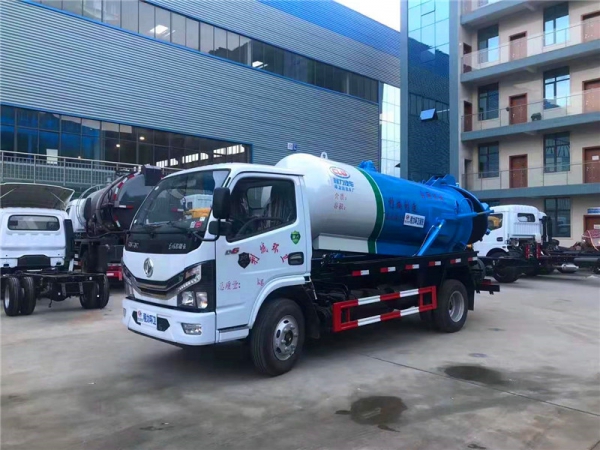 国六东风5m3真空吸污车