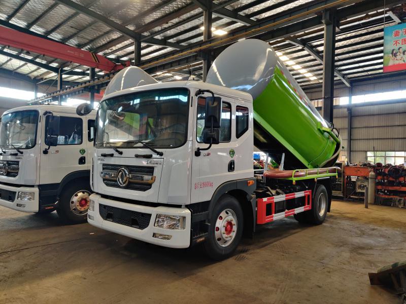 东风多利卡12m3真空吸污车