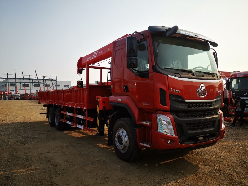 柳汽乘龙随车吊