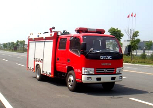 东风小多利卡双排水罐消防车（2吨）