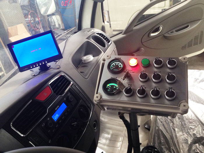 干式扫路车驾驶室控制面板