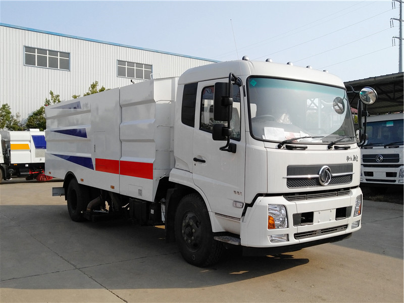 东风天锦吸尘车