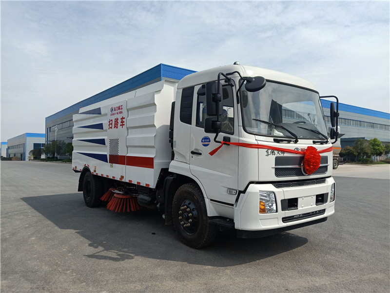 东风天锦扫路车