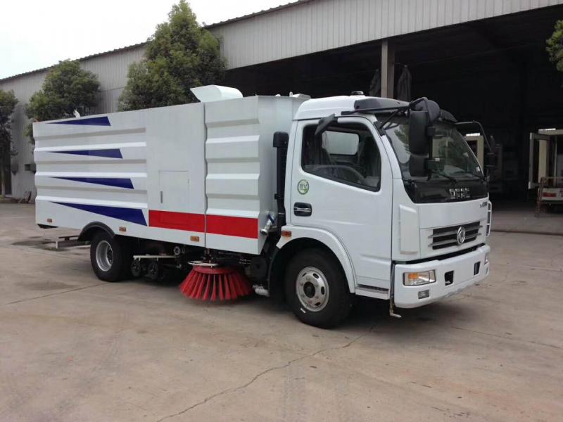 东风大多利卡扫路车