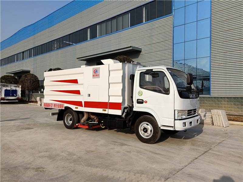 东风小多利卡吸尘车