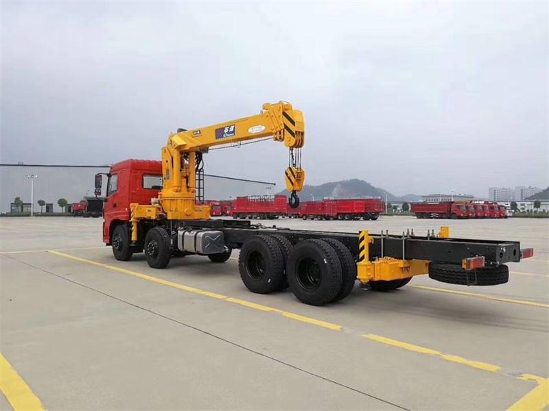 三環昊龍前四后八14噸隨車吊