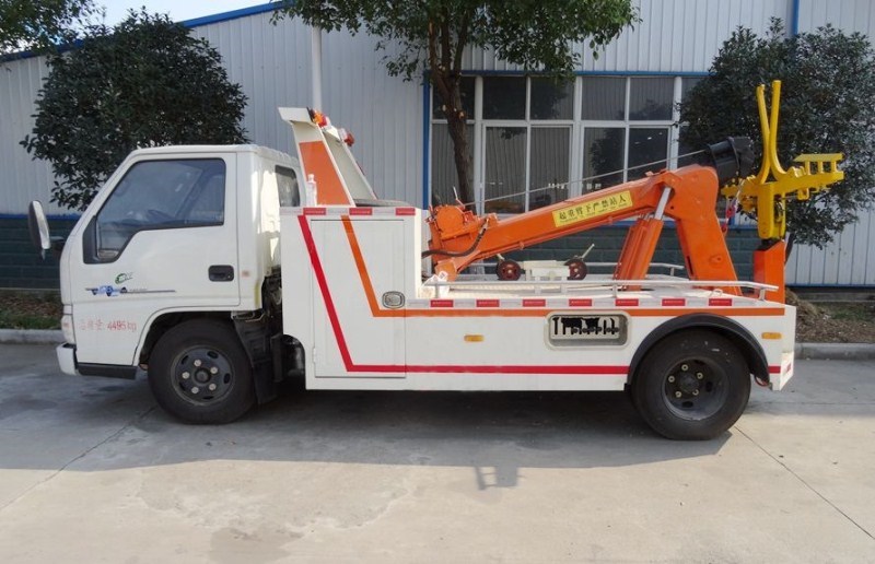 江鈴一拖一清障車