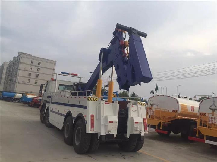 重汽豪沃拖吊連體清障車