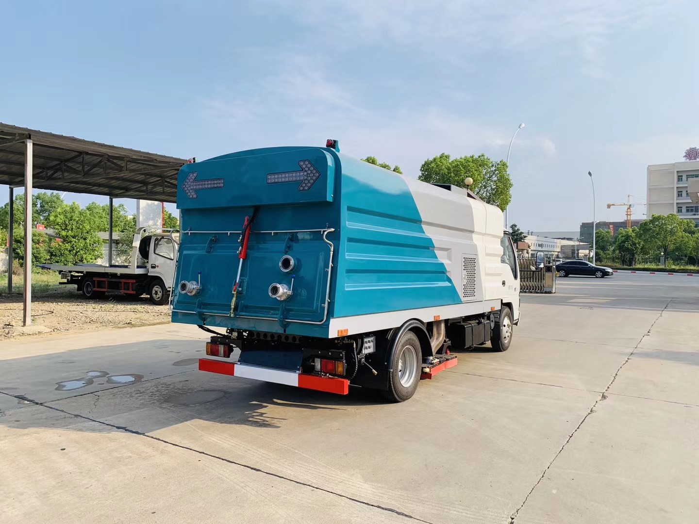 国六中型庆铃五十铃吸尘车