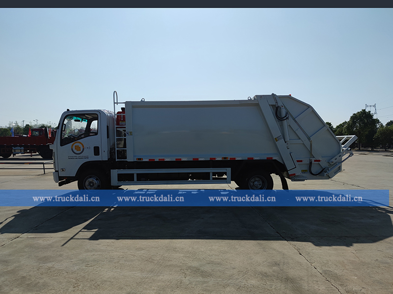 ISUZU 700P Compression Garbage Truck