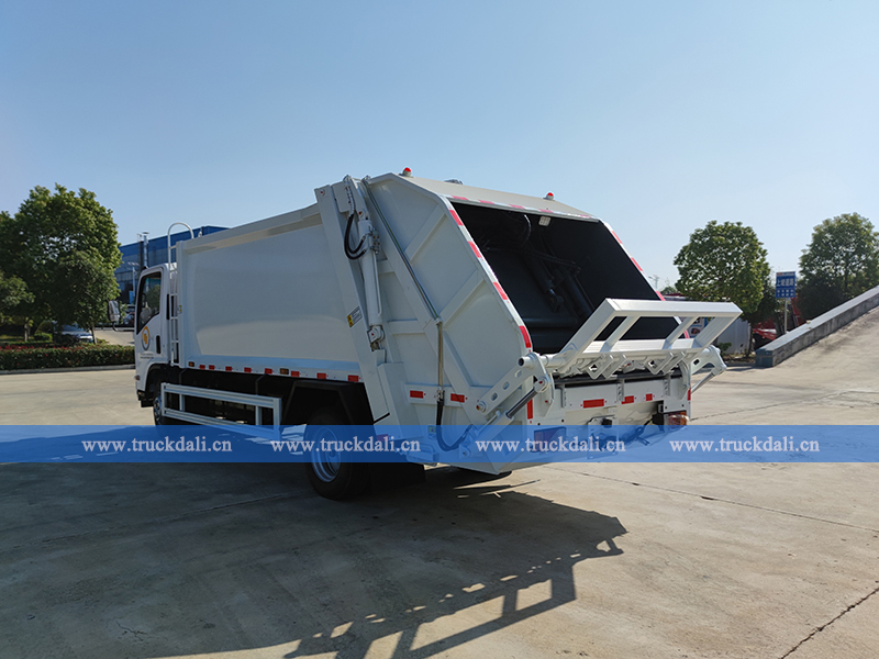 ISUZU 700P Compression Garbage Truck