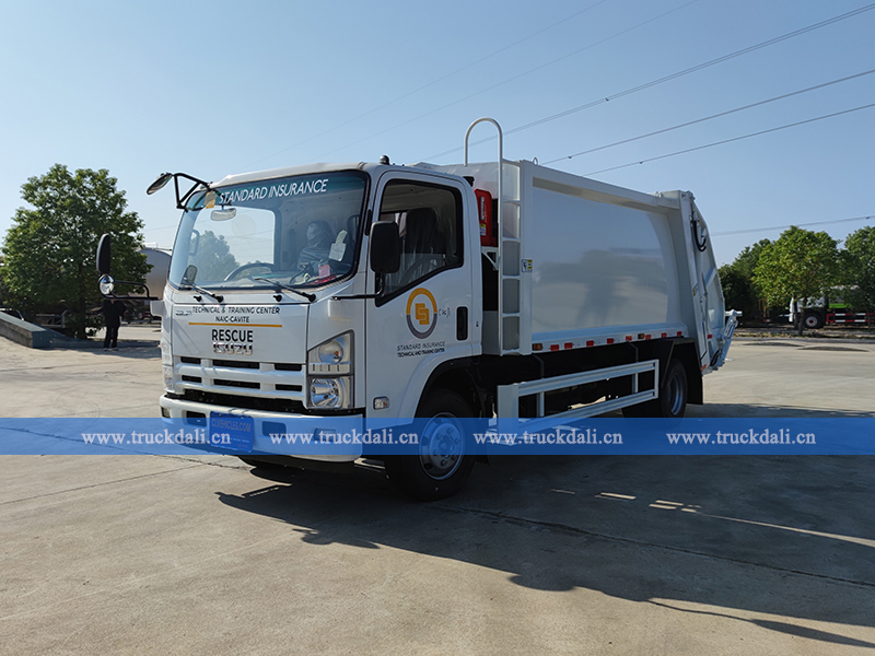 ISUZU 700P Compression Garbage Truck