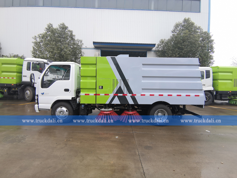 ISUZU 600P Sweeper Truck