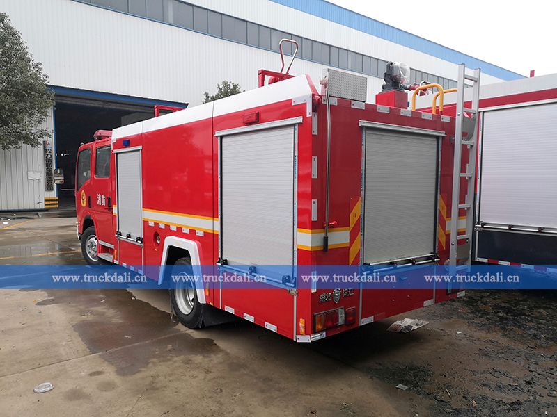 ISUZU 700P Fire Fighting Truck