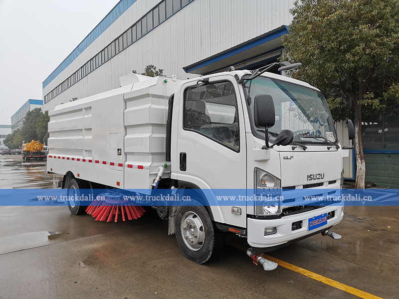 ISUZU 700P Sweeper Truck