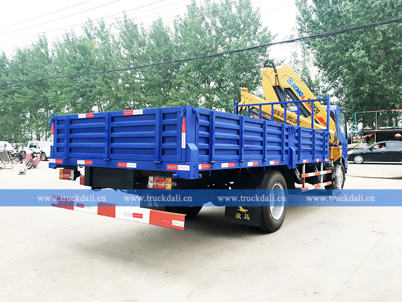 ISUZU 700P Truck With Crane