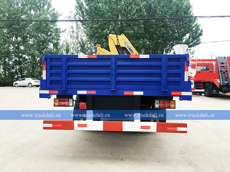 ISUZU 700P Truck With Crane