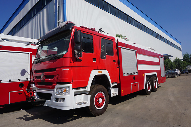 Elevated jet fire truck