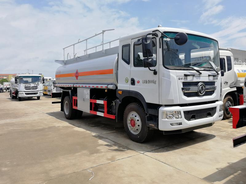 东风单桥15方加油车