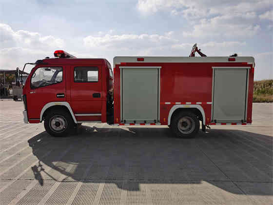 CLW5100GXFPM40/DF型泡沫消防车
