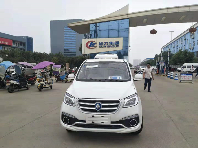 福田ix5面包车_副本.jpg