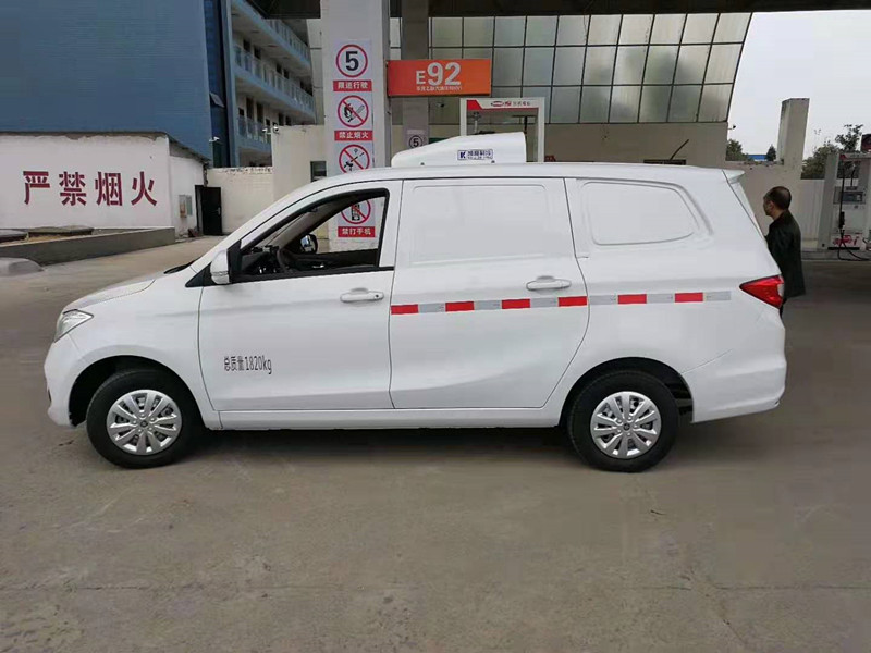 福田ix5面包车1_副本.jpg