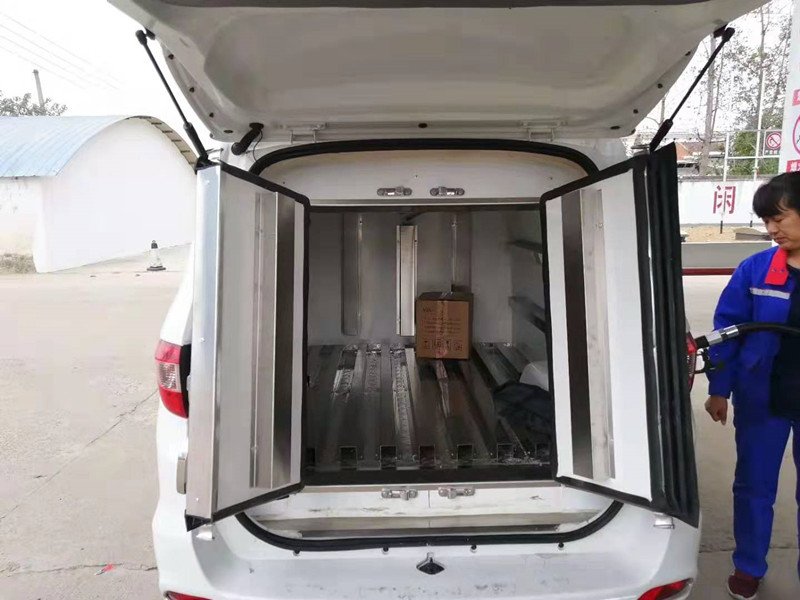 福田ix5面包车2_副本.jpg