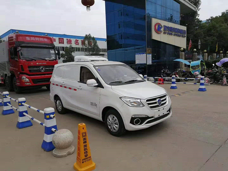 福田ix5面包车5_副本.jpg