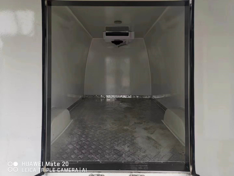 （国六）福田G9面包型冷藏车9_副本.jpg