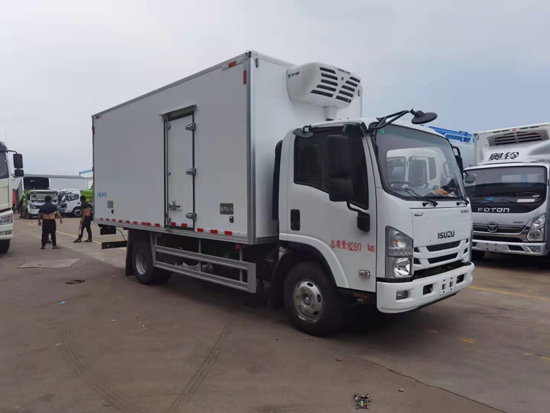 庆铃五十铃KV100