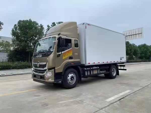 福田奥铃大黄蜂5.2米冷藏车