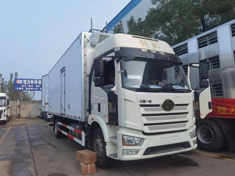 解放J6L领杭版6.8米冷藏车