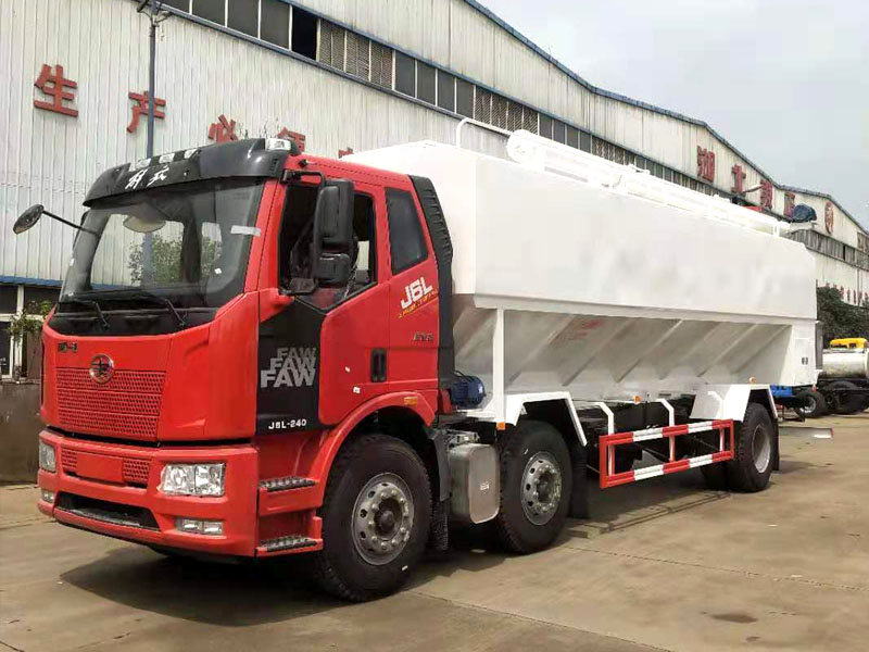 解放小三轴30方散装饲料车