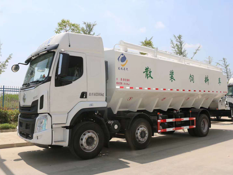 柳汽乘龙小三轴方散装饲料车