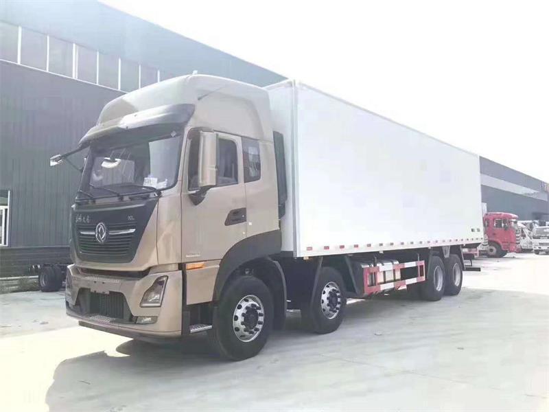 天龙前四后八9.4米冷藏车