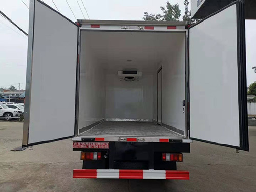 解放绿通版5.4米冷藏车