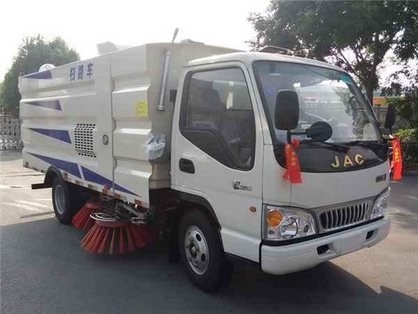 江淮扫路车