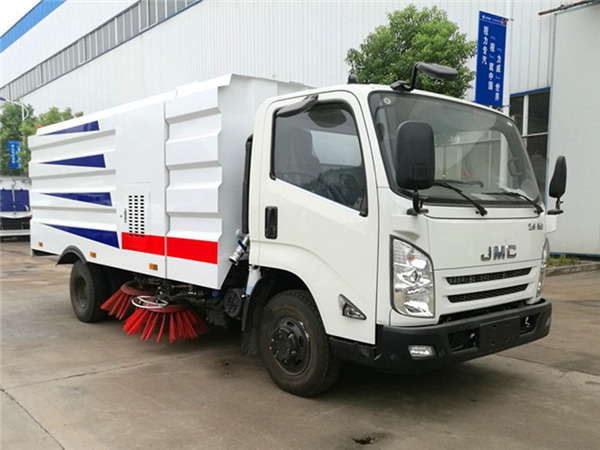 江铃扫路车