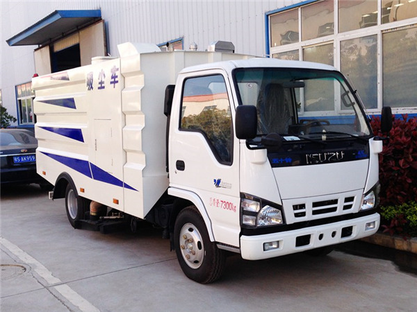 五十铃吸尘车