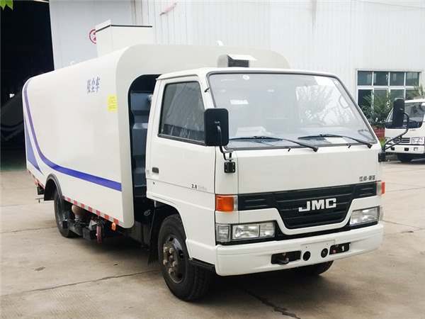 江铃吸尘车