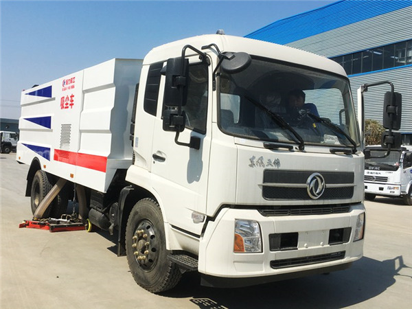东风天锦吸尘车